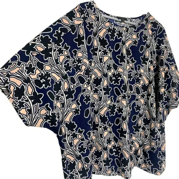Lord & Taylor woman 2X black, pink, blue and white print dolman sleeve top - Picture 2 of 5